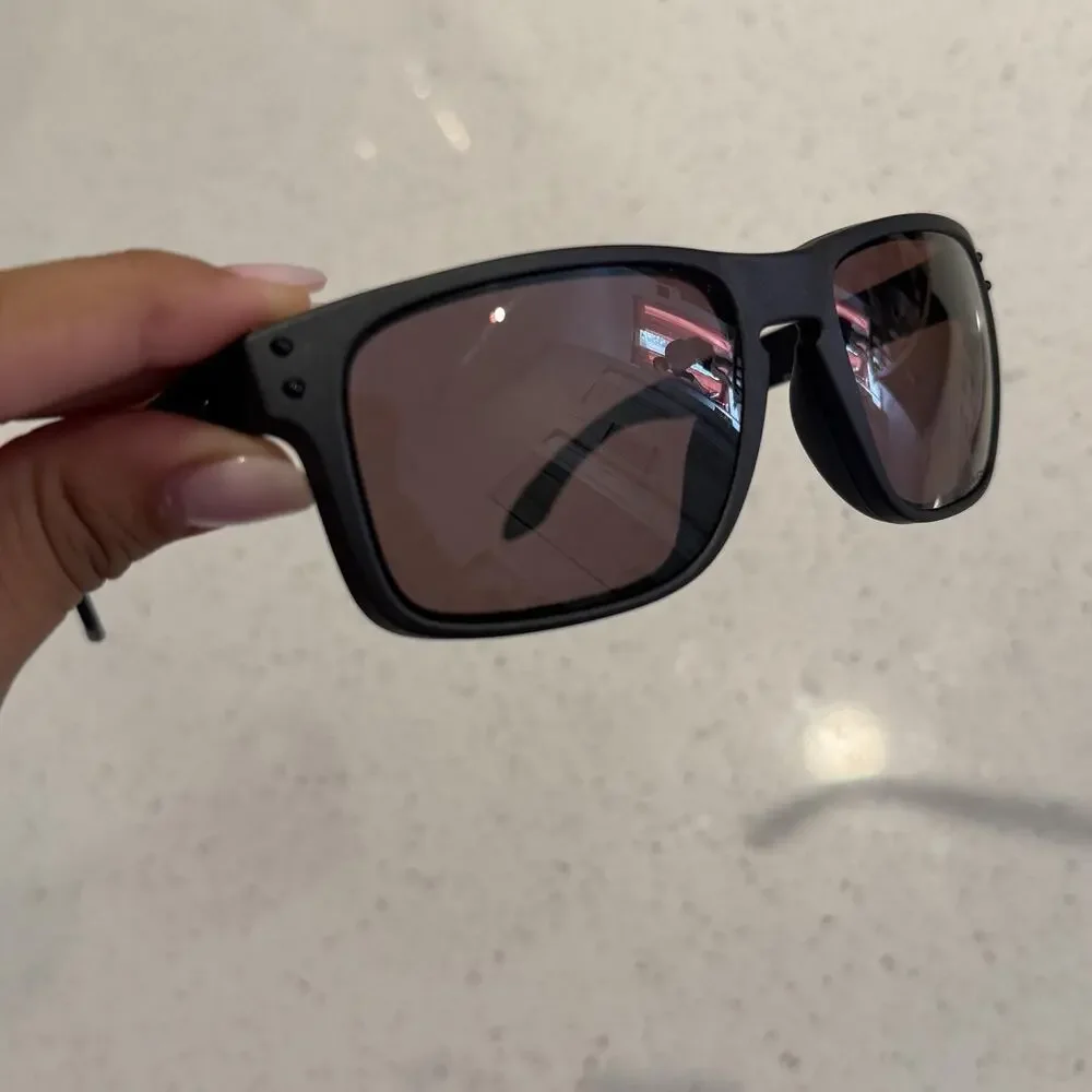 Oakley holbrook oo9102